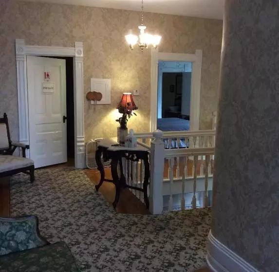 فندق Grand Avenue Bed And Breakfast