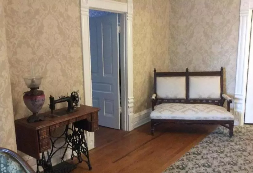 فندق Grand Avenue Bed And Breakfast