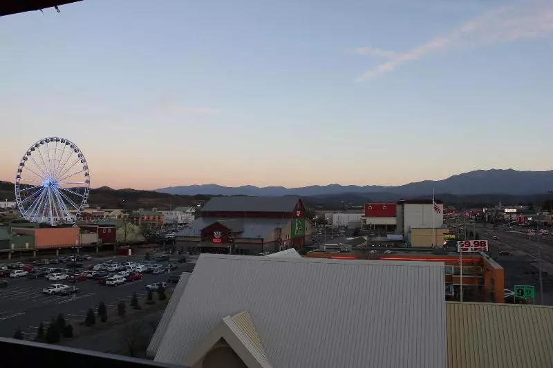 ホテル Mountain Vista Inn & Suites  Parkway