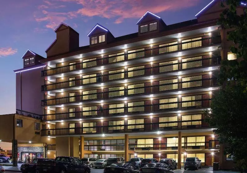 ホテル Mountain Vista Inn & Suites  Parkway