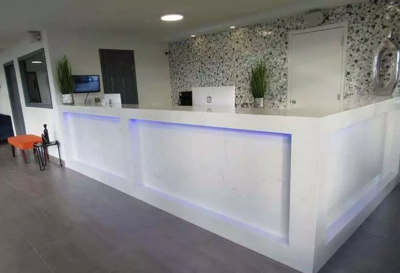 בית מלון כפרי Ramada By Wyndham New Orleans