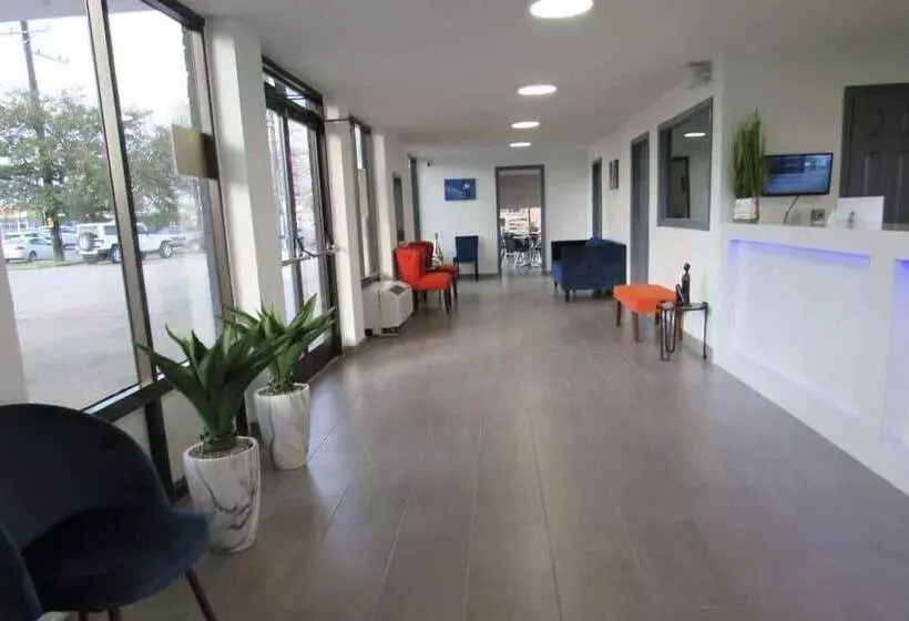 בית מלון כפרי Ramada By Wyndham New Orleans