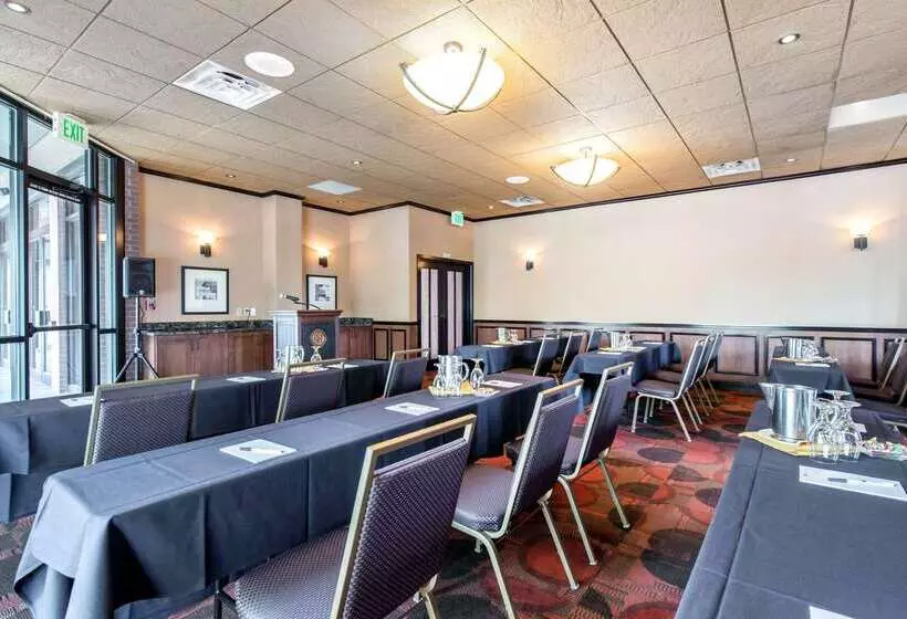 The Golden Hotel, Ascend Hotel Collection