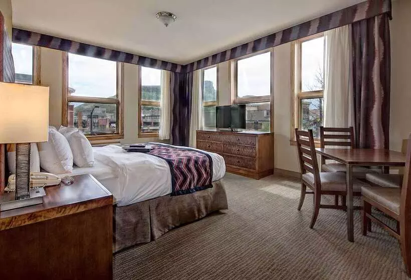 The Golden Hotel, Ascend Hotel Collection