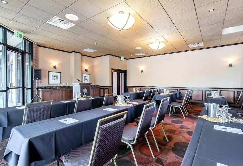 The Golden Hotel, Ascend Hotel Collection