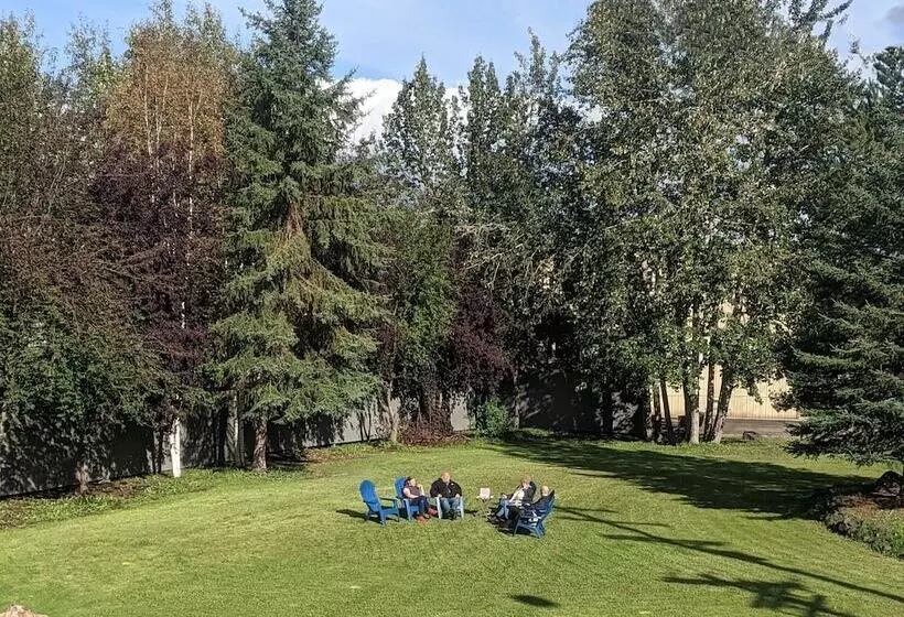 Мотель Golden North Inn