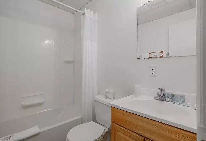 Мотель Golden North Inn