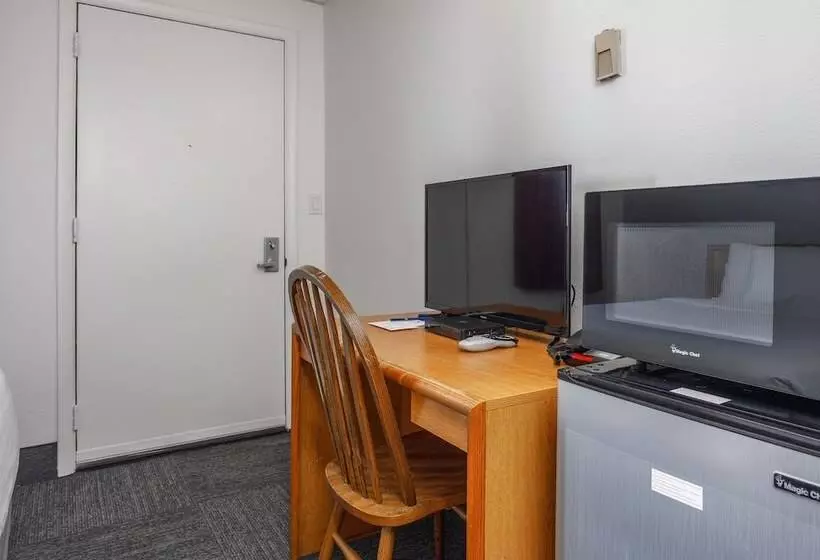 Мотель Golden North Inn