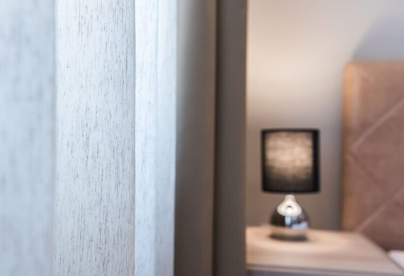 #aura Studios & Suites V9 10