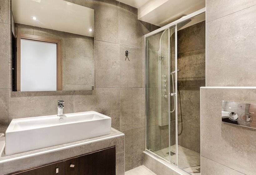 #aura Studios & Suites V9 10