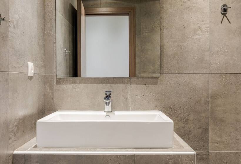 #aura Studios & Suites V9 10