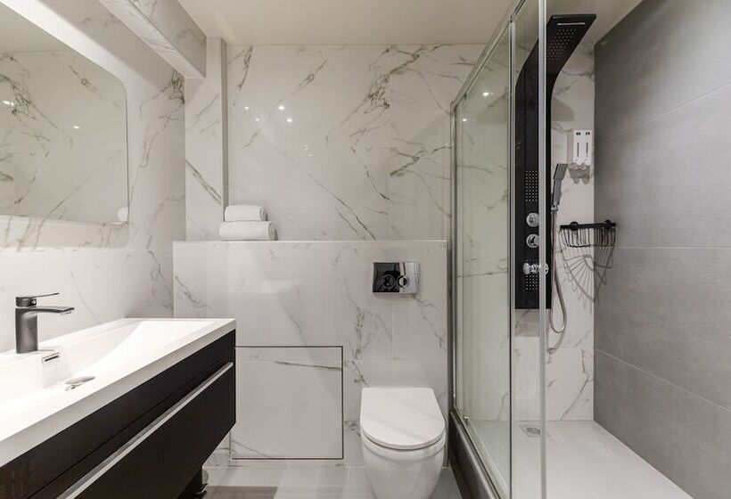 #aura Studios & Suites V9 10