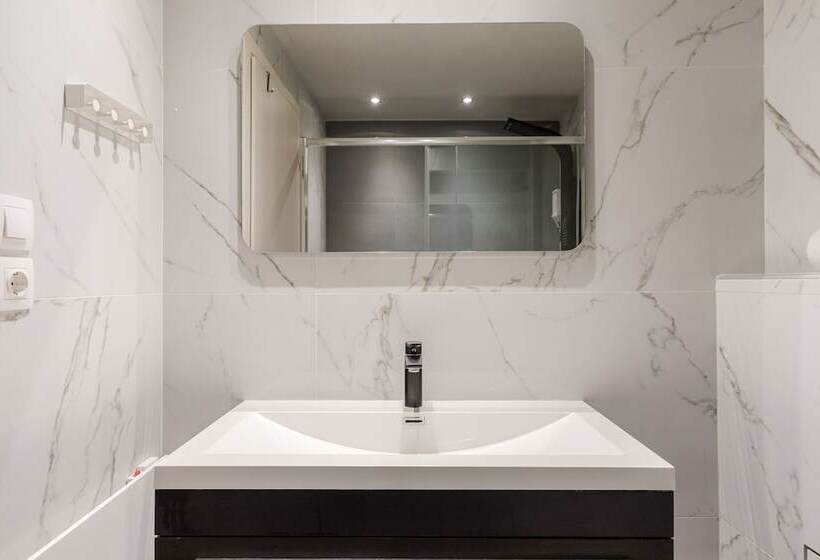 #aura Studios & Suites V9 10