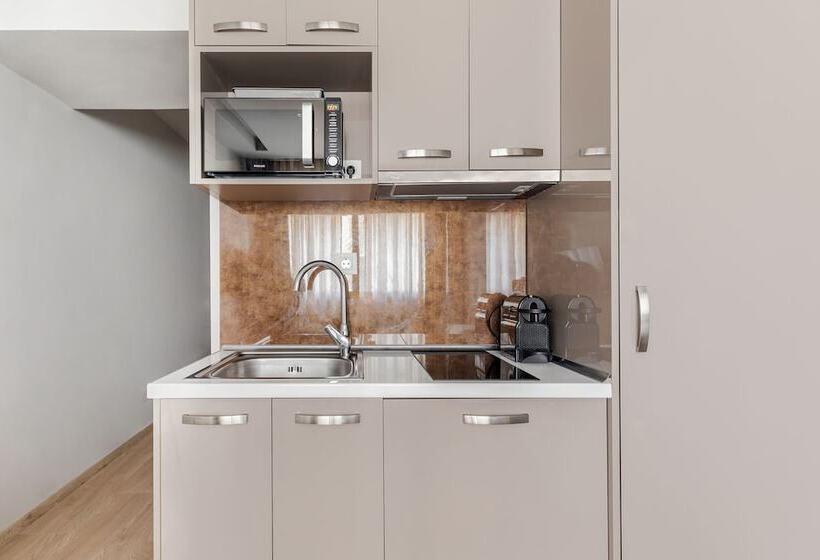 #aura Studios & Suites V9 10