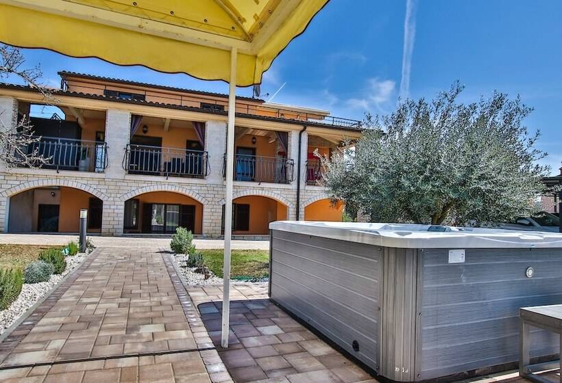 Apartment Tina With Hot Tub