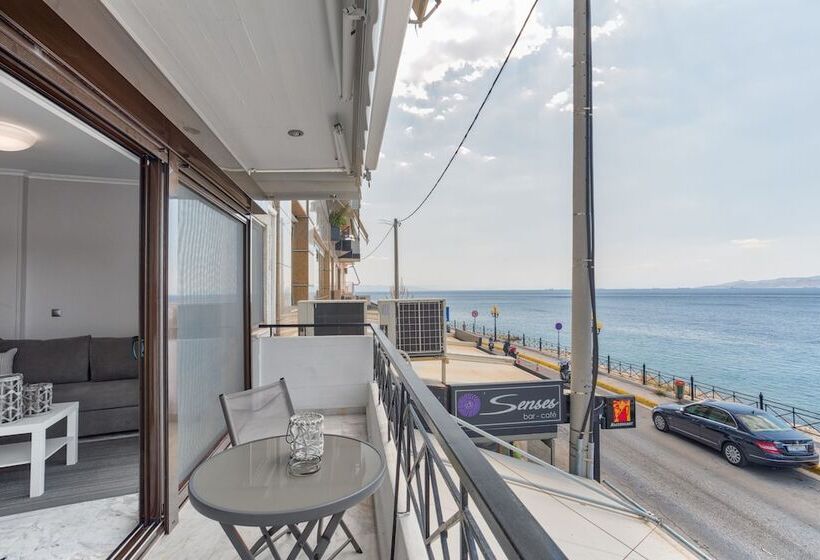 Chic Modern Seaside Oasis  Sunny Piraeus