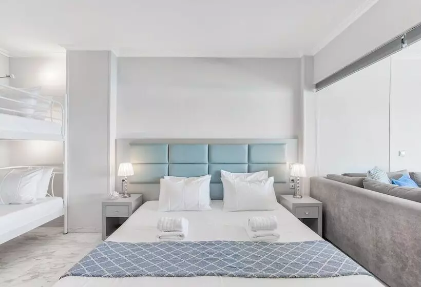 Chic Modern Seaside Oasis  Sunny Piraeus