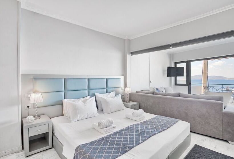 Chic Modern Seaside Oasis  Sunny Piraeus