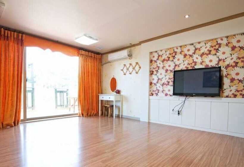 Gyeongju Stella Pension