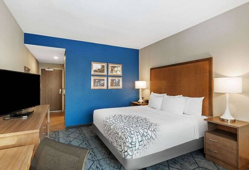 בית מלון כפרי La Quinta Inn & Suites By Wyndham Kansas City Beacon Hill