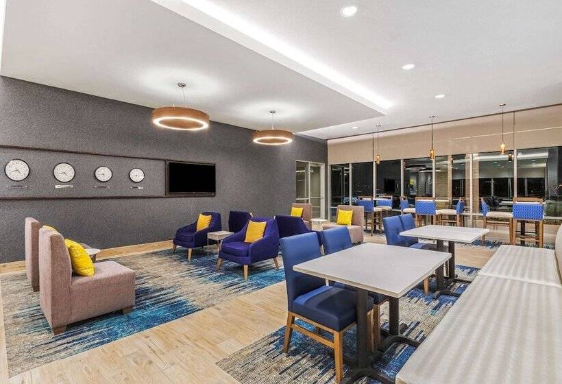 בית מלון כפרי La Quinta Inn & Suites By Wyndham Kansas City Beacon Hill