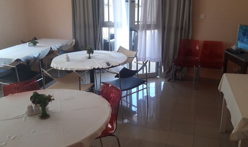 هتل Le Littoral Des Almadies