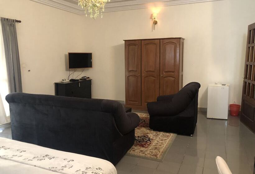 هتل Le Littoral Des Almadies