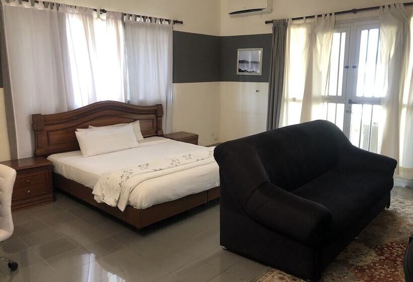 هتل Le Littoral Des Almadies