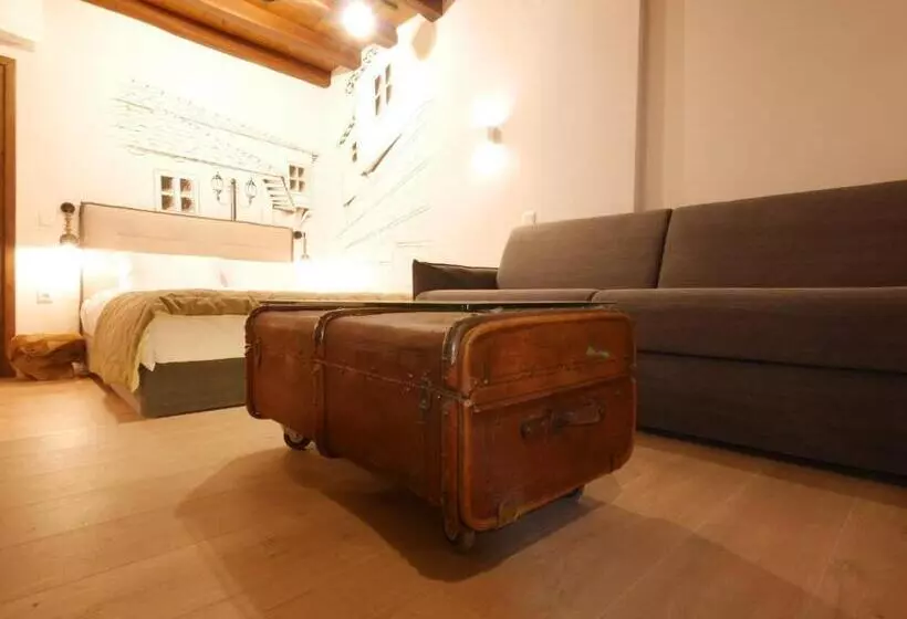 Hotelli Olganos Vl Luxury Rooms & Suites