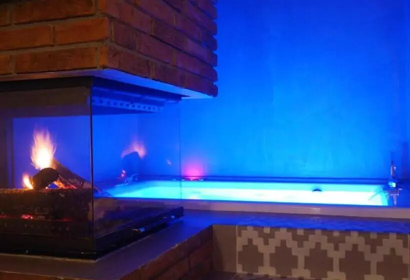 Hotelli Olganos Vl Luxury Rooms & Suites