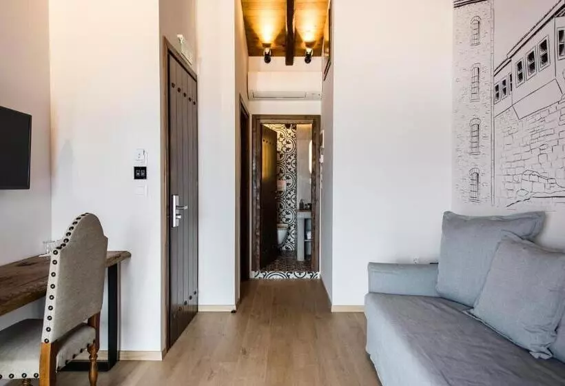 Hotelli Olganos Vl Luxury Rooms & Suites