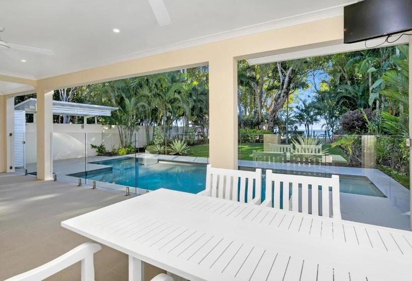 Belle Escapes Absolute Beachfront Luxury Home Kewarra Beach