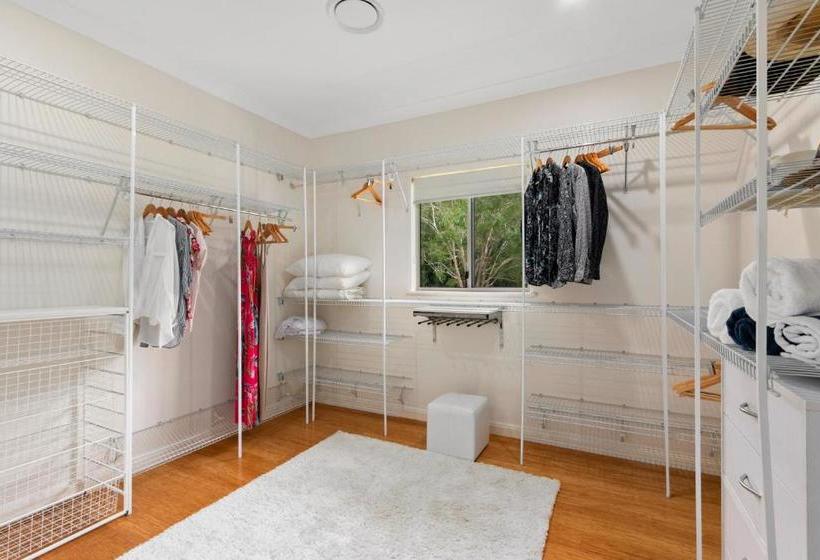 Belle Escapes Absolute Beachfront Luxury Home Kewarra Beach