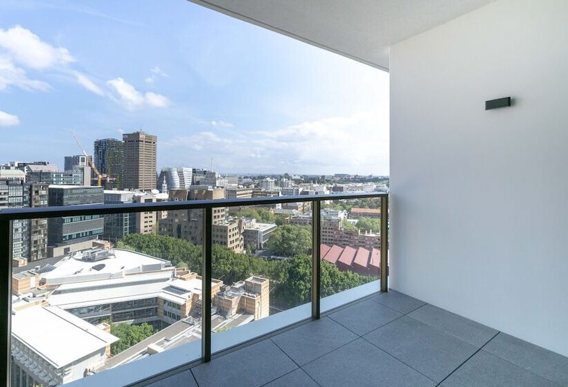 Modern Apartment In Darling Harbour