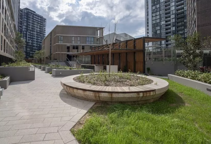 Modern Apartment In Darling Harbour