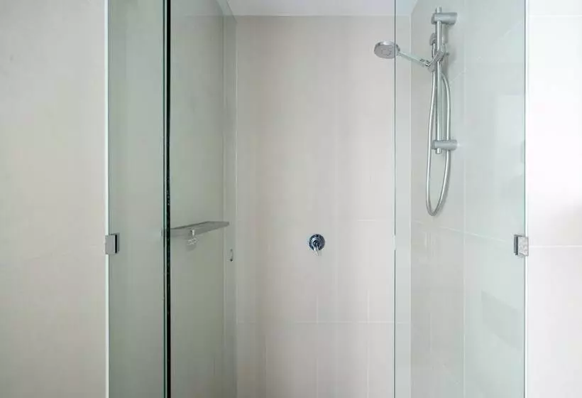 Modern Apartment In Darling Harbour