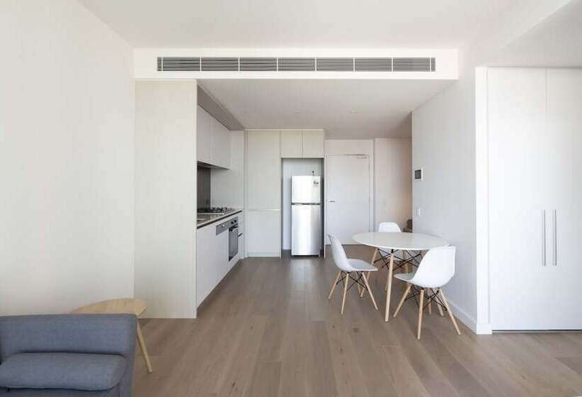 Modern Apartment In Darling Harbour