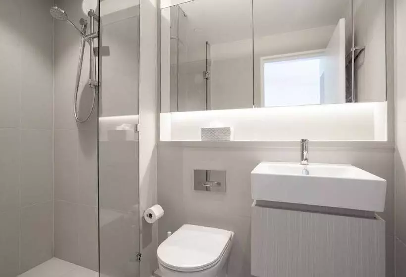 Modern Apartment In Darling Harbour
