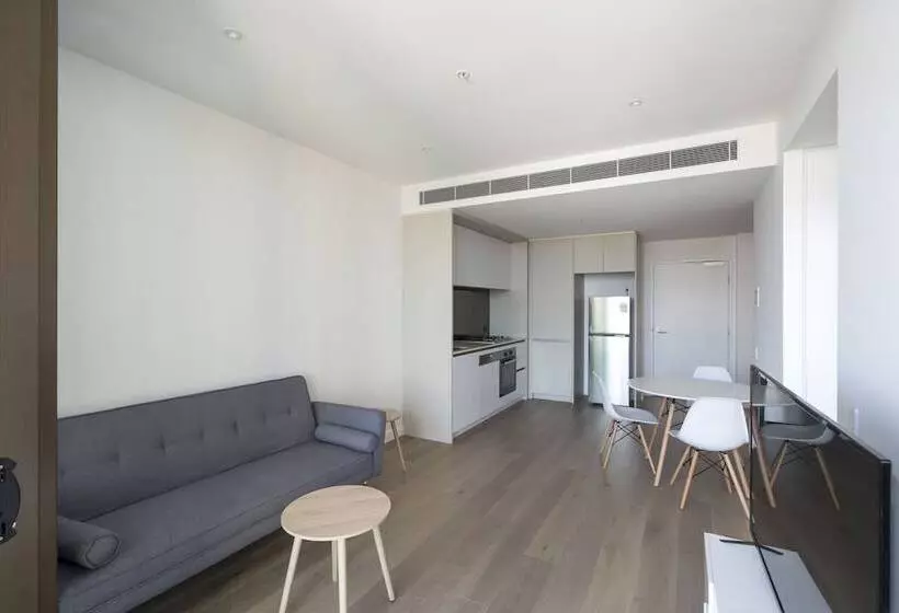 Modern Apartment In Darling Harbour