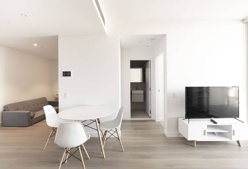 Modern Apartment In Darling Harbour