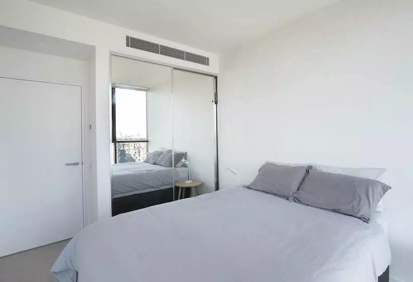 Modern Apartment In Darling Harbour
