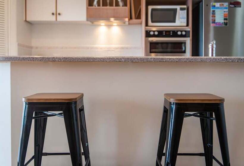 Ocean Views Galore Airlie Beach