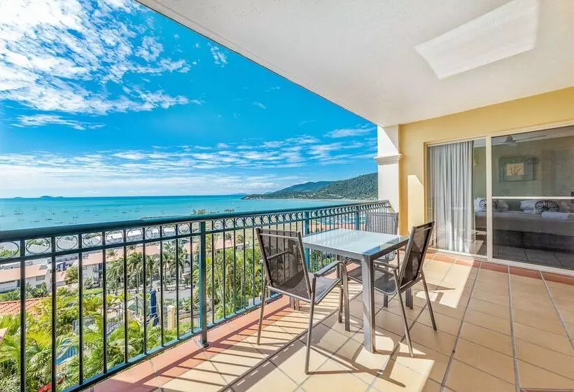 Ocean Views Galore   Airlie Beach