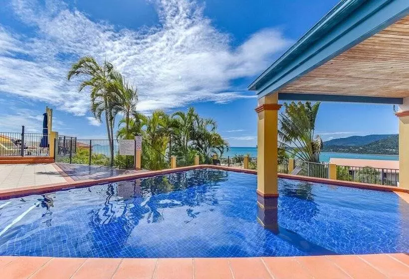 Ocean Views Galore   Airlie Beach