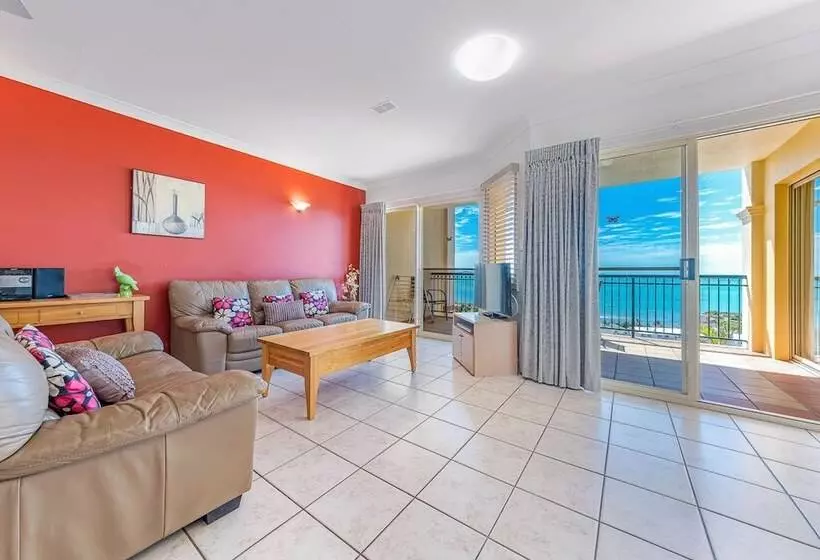 Ocean Views Galore   Airlie Beach