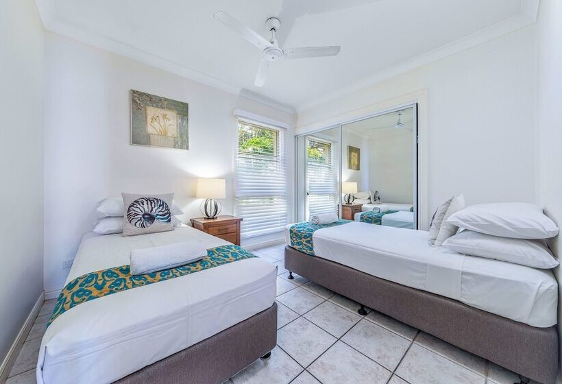 Ocean Views Galore Airlie Beach