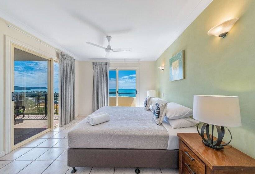 Ocean Views Galore Airlie Beach
