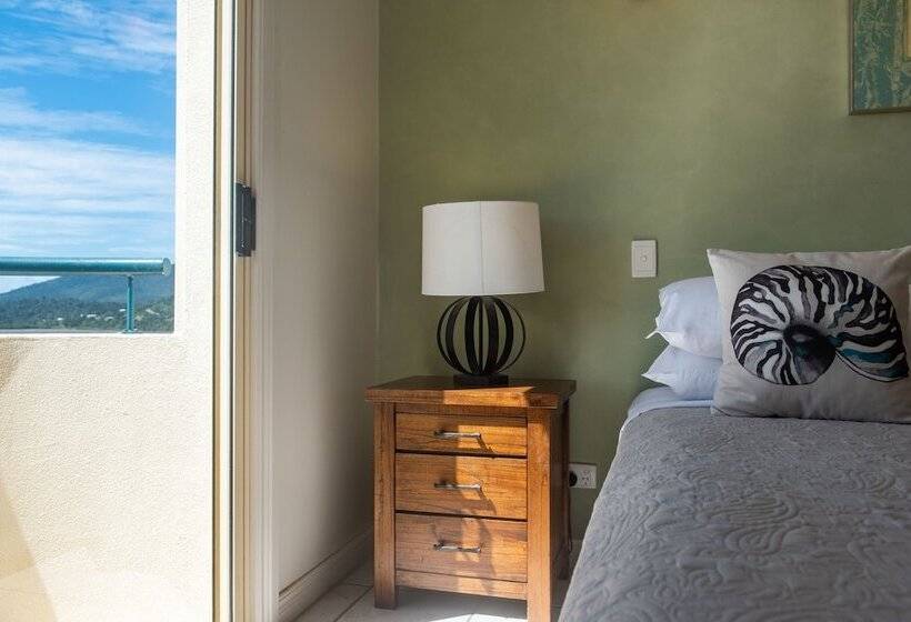 Ocean Views Galore Airlie Beach