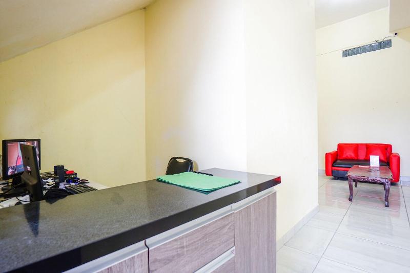 هتل Oyo 1914 Wisma Waraney