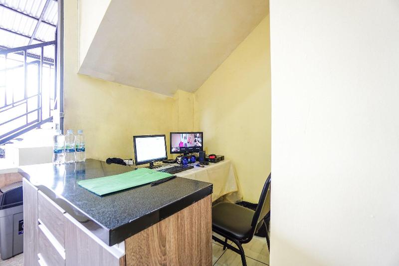 هتل Oyo 1914 Wisma Waraney